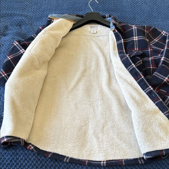 Men's Blue and Red Plaid Shirt Jacket - Picture 4 of 10